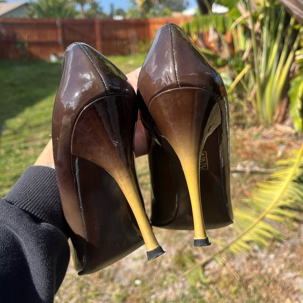Green ombré Stuart Weitzman pumps size 10 - Picture 7 of 14